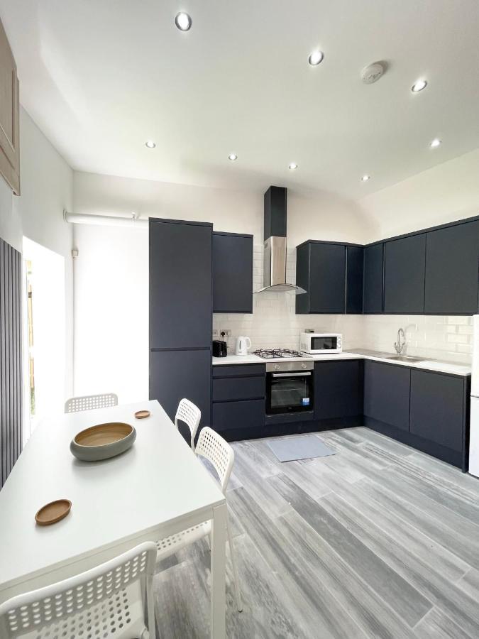 Lovely 4 Bed Apartment Perfect For Families! Londra Esterno foto