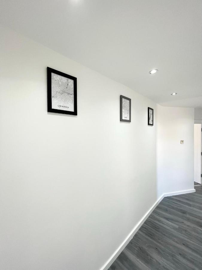 Lovely 4 Bed Apartment Perfect For Families! Londra Esterno foto