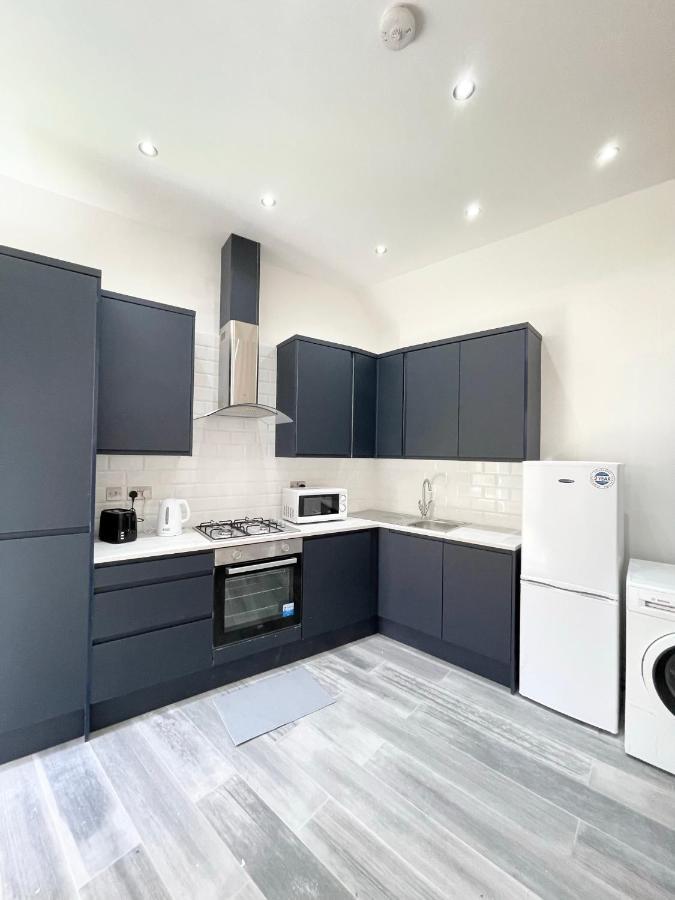 Lovely 4 Bed Apartment Perfect For Families! Londra Esterno foto